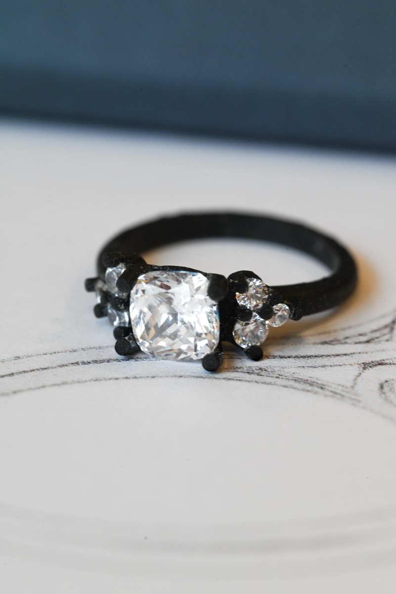 Bague sur mesure finalisée dans son écrin